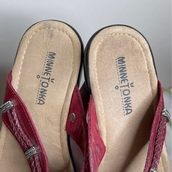 Minnetonka Flip Flop Sandals - Picture 5 of 8